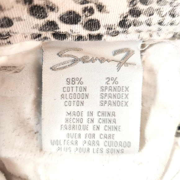 SEVEN7 Snakeskin Low-rise Denim Shorts, Size 26 - Picture 5 of 9